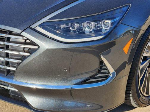 2022 Hyundai SONATA Hybrid Limited