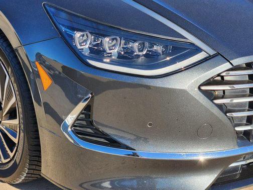 2022 Hyundai SONATA Hybrid Limited