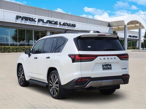 2025 Lexus LX 700h Luxury