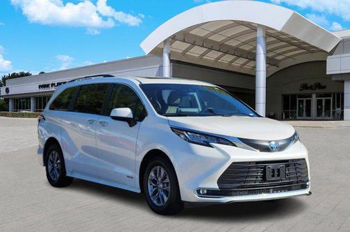 2021 Toyota Sienna XLE