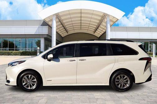 2021 Toyota Sienna XLE