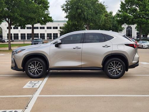 Atomic Silver 2024 Lexus NX 250 Premium
