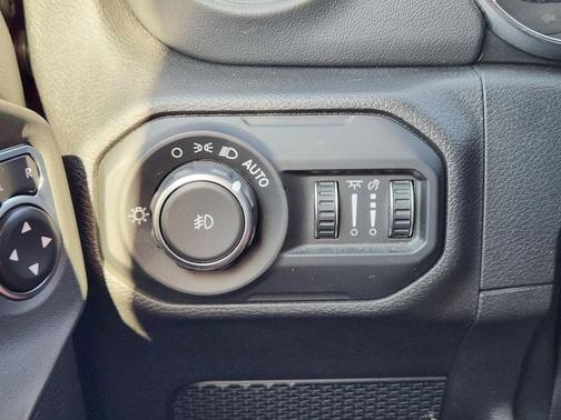 Snazzberry Pearlcoat 2021 Jeep Wrangler Unlimited Sahara