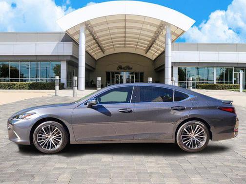 2025 Lexus ES 300h Base