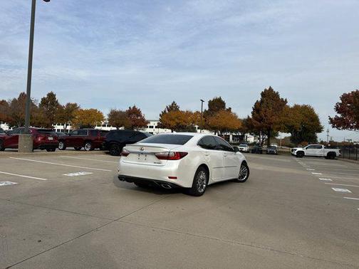 2017 Lexus ES 350 Base