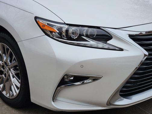 2017 Lexus ES 350 Base