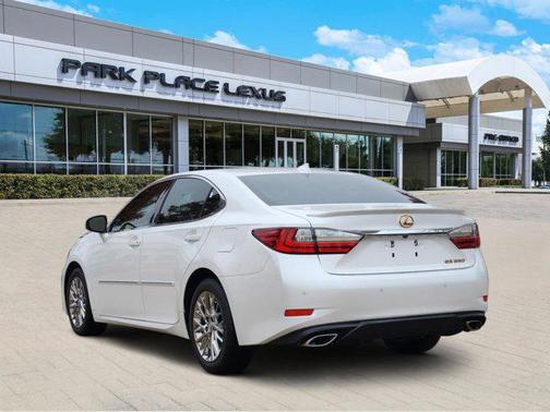 2017 Lexus ES 350 Base