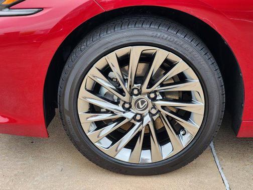 2025 Lexus ES 300h Ultra Luxury