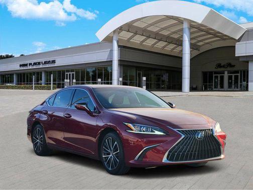 2025 Lexus ES 300h Premium