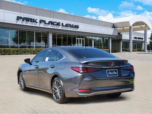 2025 Lexus ES 300h Base