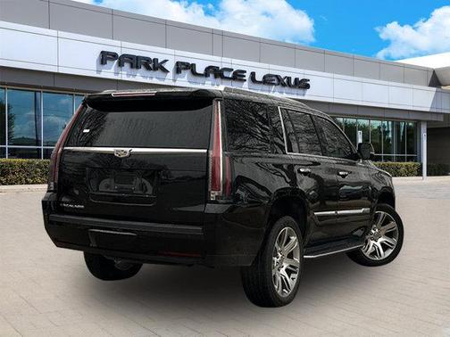 2017 Cadillac Escalade Luxury