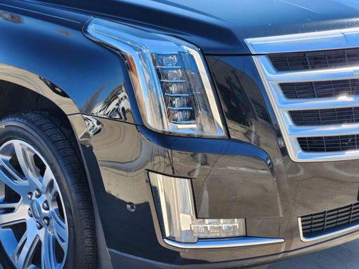 2017 Cadillac Escalade Luxury