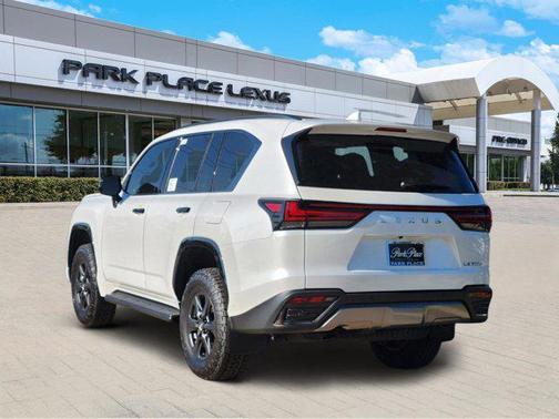 2025 Lexus LX 700h Overtrail