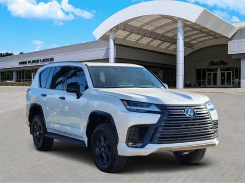 2025 Lexus LX 700h Overtrail