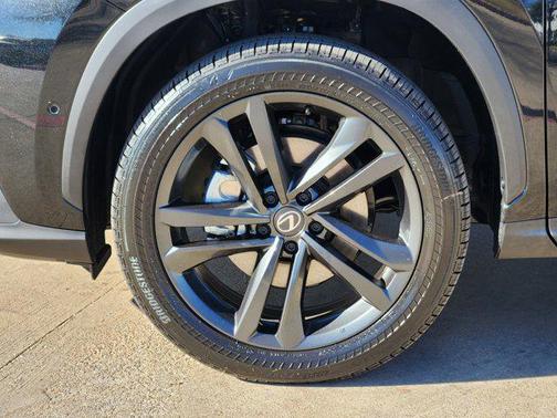 2026 Lexus NX 450h+ Luxury