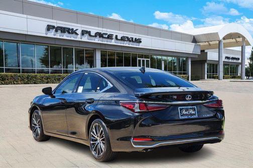 2025 Lexus ES 300h Base