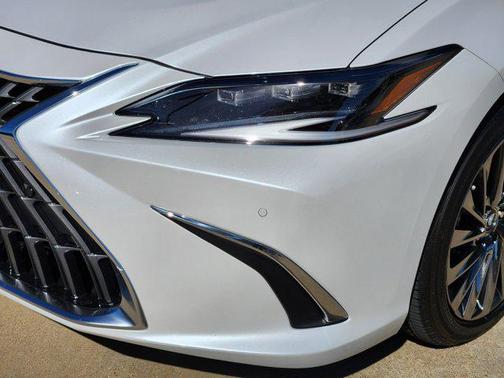 2025 Lexus ES 350 Ultra Luxury