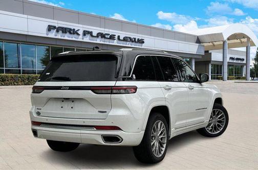 2023 Jeep Grand Cherokee Summit