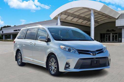 2020 Toyota Sienna XLE Premium