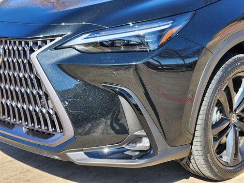 2026 Lexus NX 450h+ Luxury