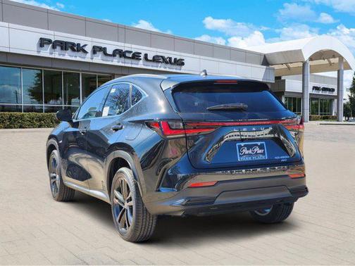 2026 Lexus NX 450h+ Luxury