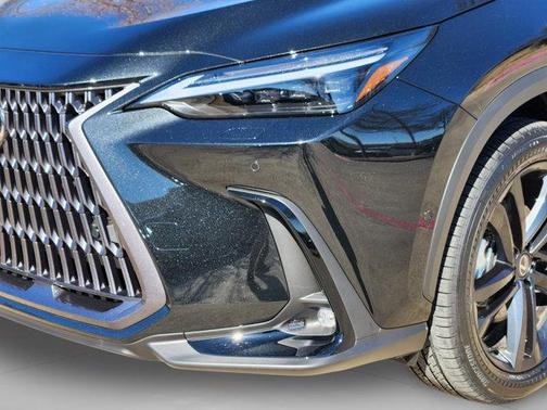 2026 Lexus NX 450h+ Luxury