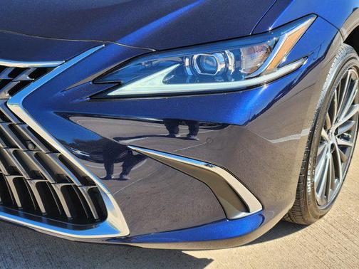 2025 Lexus ES 350 Base