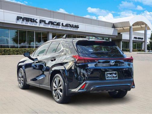 2025 Lexus UX 300h F SPORT Handling