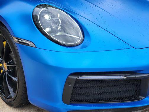 2021 Porsche 911 Carrera