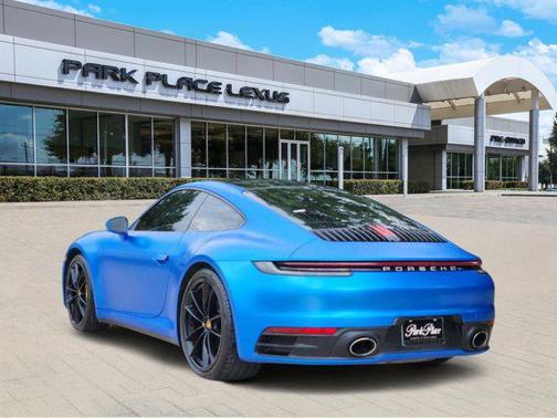2021 Porsche 911 Carrera