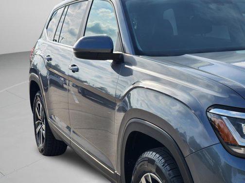 Platinum Gray Metallic 2021 Volkswagen Atlas 2.0T SE