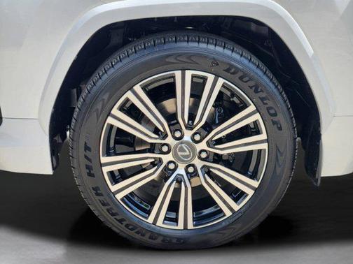 Eminent White Pearl 2026 Lexus LX 600 Luxury