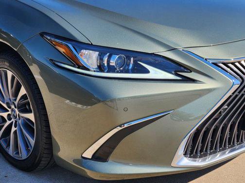 2021 Lexus ES 250 Base