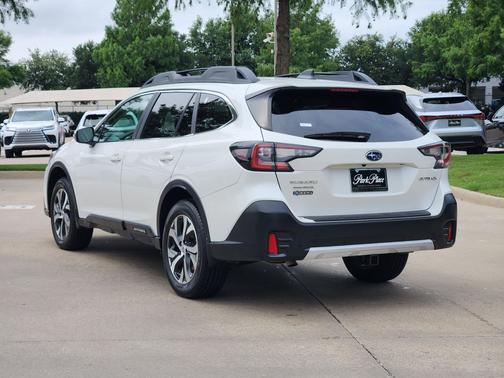 Crystal White Pearl 2021 Subaru Outback Limited