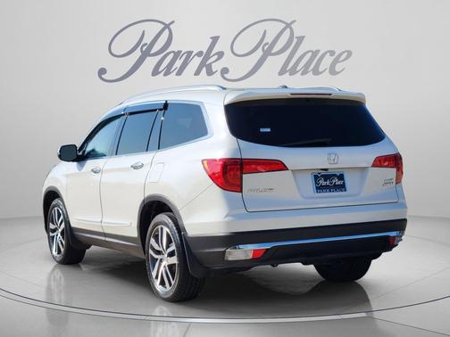 White Diamond Pearl 2018 Honda Pilot Elite