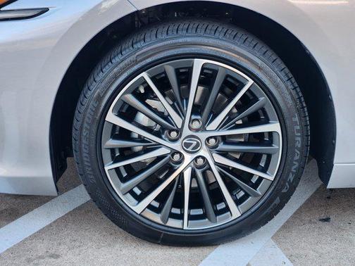 2025 Lexus ES 350 Base