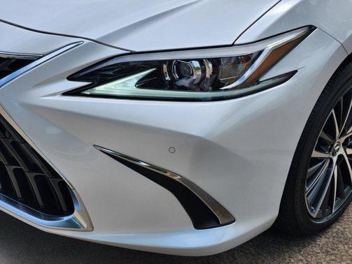 2025 Lexus ES 350 Base