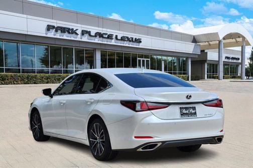 2025 Lexus ES 350 Base