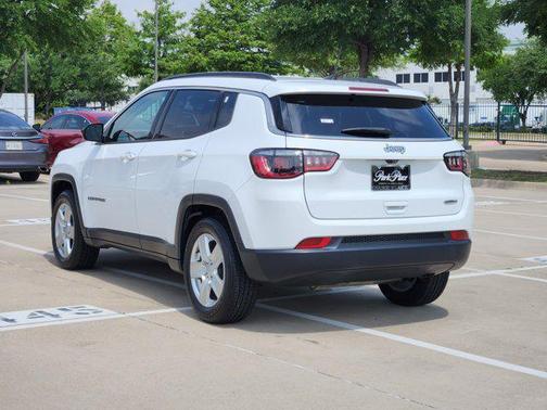 Bright White Clearcoat 2022 Jeep Compass Latitude