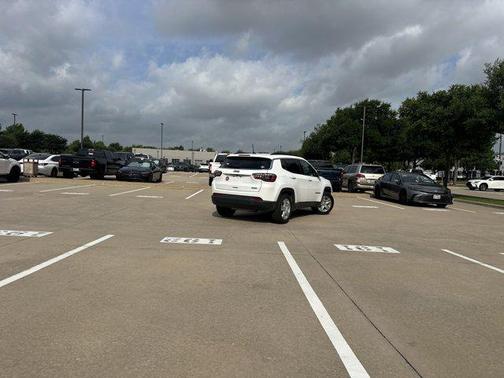 Bright White Clearcoat 2022 Jeep Compass Latitude