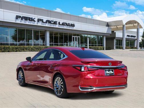 2025 Lexus ES 300h Ultra Luxury