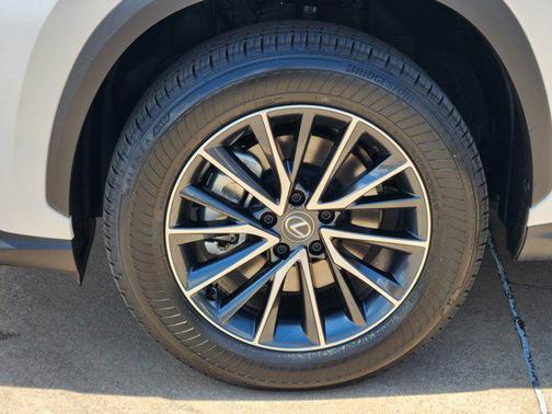 2025 Lexus NX 350h Premium