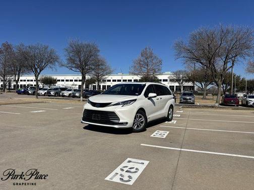 2021 Toyota Sienna Limited 7-Passenger