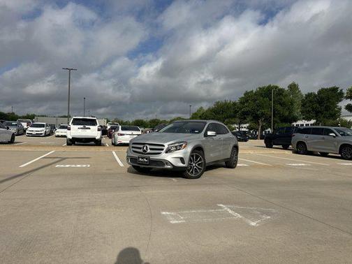 Polar Silver Metallic 2016 Mercedes-Benz GLA-Class 4MATIC