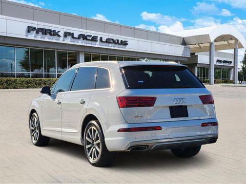 2019 Audi Q7 45 Premium Plus
