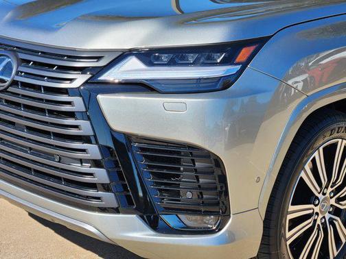 2025 Lexus LX 700h Luxury