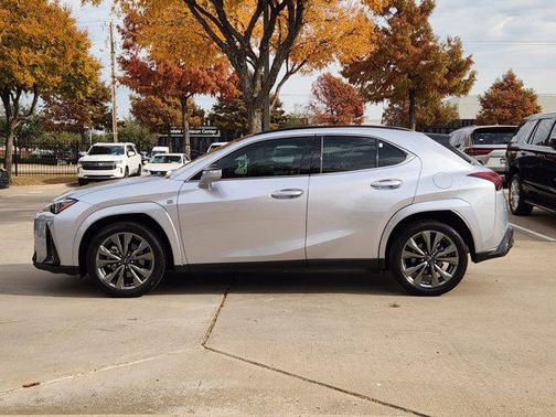 2025 Lexus UX 300h F SPORT Design