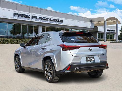 2025 Lexus UX 300h F SPORT Design