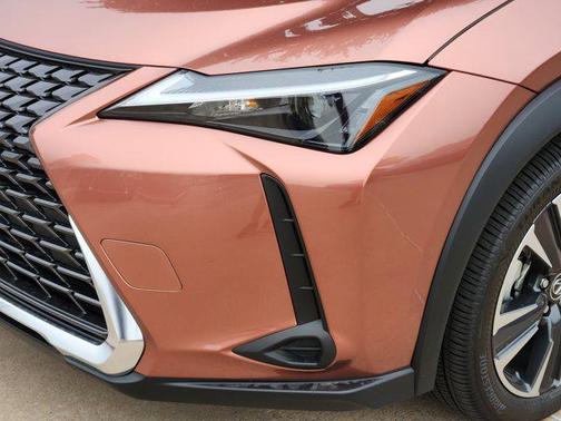 2025 Lexus UX 300h Base