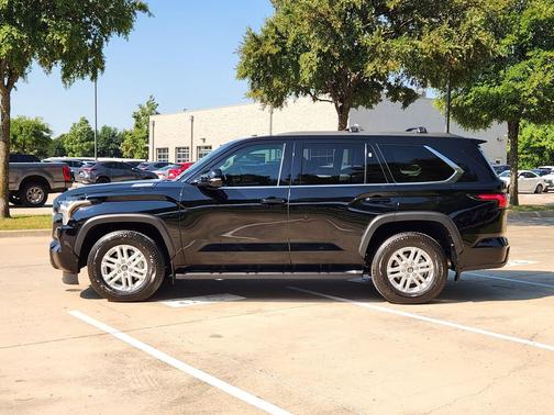 Midnight Black Metallic 2024 Toyota Sequoia SR5